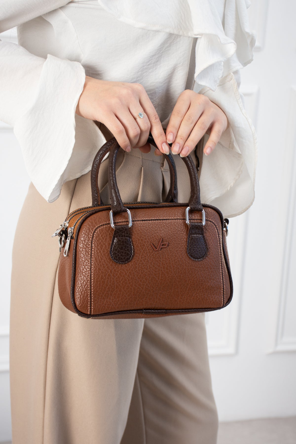 Kadın Mini El ve Omuz Çantası - Taba Kahve İki Renkli Deri Çanta - Askılı Günlük ve Şık Kol Çantası - İki Bölmeli Fonksiyonel Mini Bag